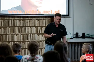 Noc detektywów w ostrowskiej czytelni (zdjęcia, wideo)