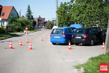Wypadek na skrzyżowaniu ul. Harcerskiej i Robotniczej. Trzy osoby w szpitalu (zdjęcia)