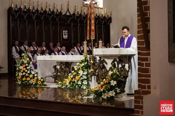Ostatnia droga śp. ks. prał. Edmunda Chmielewskiego (zdjęcia, wideo)