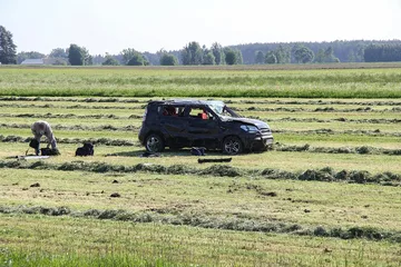 Dachowanie na trasie Ostrów Mazowiecka - Łomża (zdjęcia)