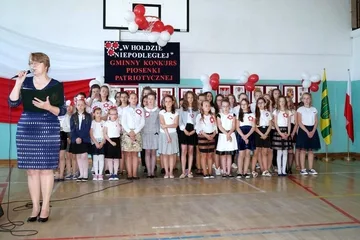 "W hołdzie Niepodległej". Konkurs piosenki patriotycznej (zdjęcia)