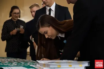 Maturzyści "Ekonomika" mierzą się z językiem polskim (zdjęcia)