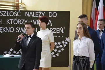 Maturzyści lubiejewskiej placówki opuścili szkolne mury (zdjęcia)