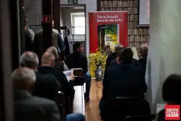 Autor "Śladami Niezłomnych" gościem ostrowskiej biblioteki (zdjęcia, wideo)