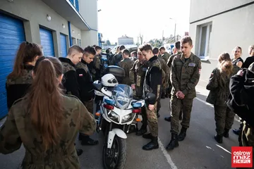 Poznawali zawód policjanta. Dzień otwarty w ostrowskiej komendzie (zdjęcia)