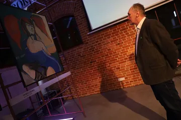 "Z plamy powstałeś" - opowieść o człowieku i paradoksach codzienności (zdjęcia)