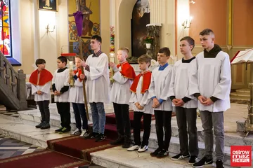 Liturgia Męki Pańskiej w Komorowie i Ostrowi Mazowieckiej (zdjęcia, wideo)