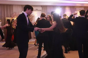 Studniówka uczniów "Ekonomika". Niezapomniana noc w Maciejowej Chacie (zdjęcia, wideo)