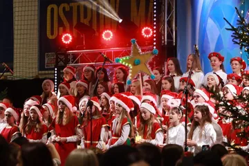 Świąteczne spotkanie z Mikołajem w Ostrowi Mazowieckiej (zdjęcia)