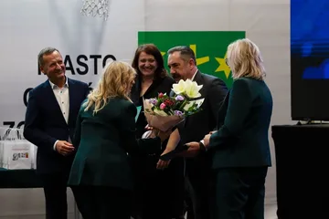 Uroczyste otwarcie nowej szkoły. To już tętniące życiem serce edukacji w Ostrowi (zdjęcia, wideo)