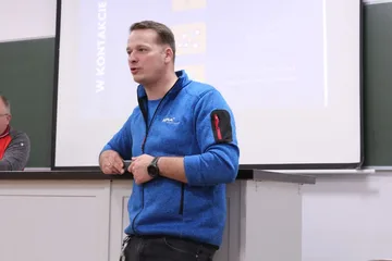 Ósmoklasiści poznali Dualną Ostrów (zdjęcia)