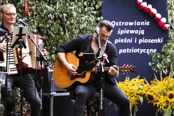 W hołdzie bohaterom. Za nami ostrowskie śpiewanie pieśni patriotycznych (zdjęcia)