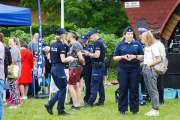 Policyjny piknik z sercem na cześć kobiet w służbie (zdjęcia)