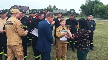 Strażacka rywalizacja, emocje i aplauz. Drużyny OSP dały z siebie wszystko! (zdjęcia)