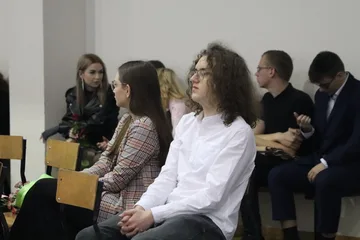 Abiturienci z ostrowskiego "Rubinka" pożegnali szkołę (zdjęcia)