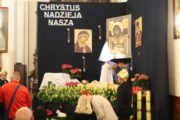 Groby Pańskie w parafiach w Ostrowi Mazowieckiej (zdjęcia)