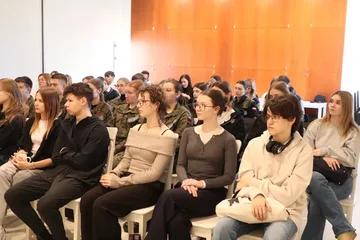 Młodzi rozmawiali o Zbrodni Katyńskiej. Spotkanie pełne refleksji (zdjęcia)