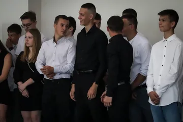 Żegnaj szkoło! Uczniowie "Rubinka" kończą rok szkolny i zaczynają wakacje (zdjęcia)