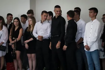 Żegnaj szkoło! Uczniowie "Rubinka" kończą rok szkolny i zaczynają wakacje (zdjęcia)