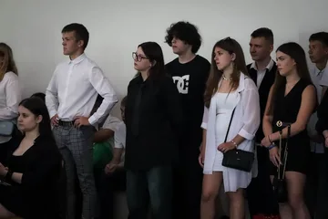Żegnaj szkoło! Uczniowie "Rubinka" kończą rok szkolny i zaczynają wakacje (zdjęcia)