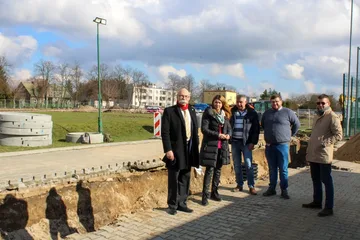  Powiat Ostrowski buduje nowoczesne boisko wielofunkcyjne! (zdjęcia)