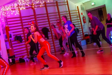 Magiczne Mikołajki w rytmie Zumba z Agatą Agą Wyrwas (zdjęcia)
