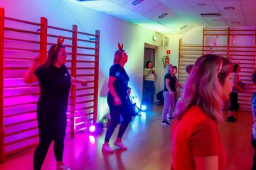 Magiczne Mikołajki w rytmie Zumba z Agatą Agą Wyrwas (zdjęcia)