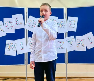 Konkurs recytatorski "Kolorowe wierszyki" w Szkole Podstawowej nr 4 w Ostrowi Mazowieckiej (zdjęcia)