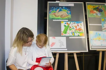 Dzieci i młodzież zaśpiewały w ramach piątkowego prologu przed Świętem Niepodległości (zdjęcia)
