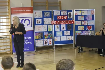 Ostrowscy uczniowie i rodzice dowiedzieli się, jak zapobiegać przemocy (zdjęcia)