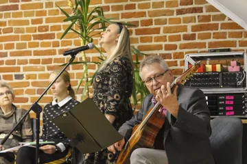 Wiersze i limeryki Pani Janiny Brzeszczak dostały swój tomik (zdjęcia)