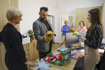 Ostrowskie szkoły podstawowe rozpoczęły Program Powszechnej Dwujęzyczności (zdjęcia)