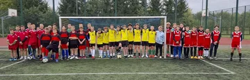 Młodzi adepci futbolu na ostrowskim Orliku (zdjęcia)