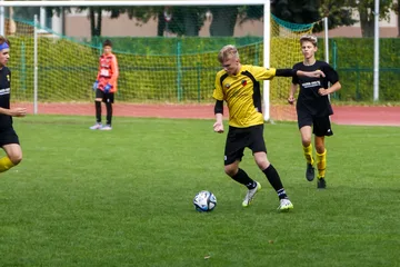 Popołudniowy mecz roczników 2009 KS Ostrovia i Żbik Nasielsk (zdjęcia)