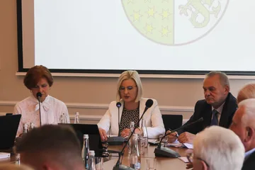 LXV Sesja Rady Powiatu w Ostrowi Mazowieckiej: Ważne decyzje dla przyszłości regionu (zdjęcia)