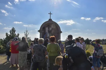 Członkowie stowarzyszenia "Przystań" pielgrzymowali do Hodyszewa (zdjęcia)
