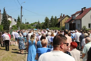 Święto Najświętszego Ciała i Krwi Pańskiej - Parafia Chrystusa Dobrego Pasterza przemierza ulice w uroczystej procesji (zdjęcia)