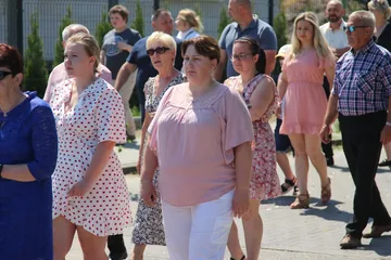 Święto Najświętszego Ciała i Krwi Pańskiej - Parafia Chrystusa Dobrego Pasterza przemierza ulice w uroczystej procesji (zdjęcia)
