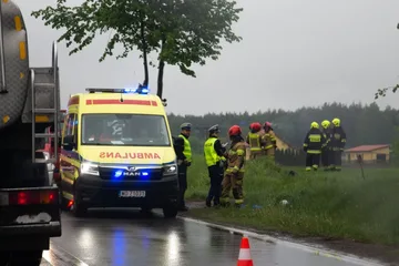 Śmiertelny wypadek w Jeleniach! 66-letni mężczyzna zginął na miejscu! (zdjęcia)