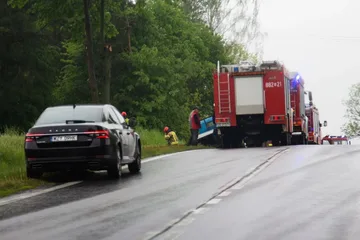 Śmiertelny wypadek w Jeleniach! 66-letni mężczyzna zginął na miejscu! (zdjęcia)