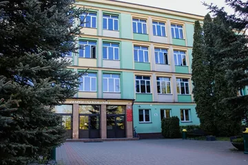 Maturzyści z ostrowskiego "Rubinka" zdają język polski (zdjęcia)