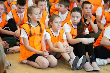 Olimpijscy mistrzowie wśród dzieci. Spotkanie z gwiazdami sportu w Bogutach-Piankach! (zdjęcia)