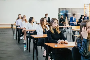 Maturzyści z ostrowskiego "Rubinka" zdają język polski (zdjęcia)