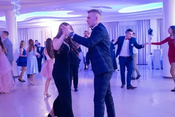 Maturzyści z ZSCKR w Starym Lubiejewie świętowali swój bal w "Euforii" (zdjęcia, wideo)