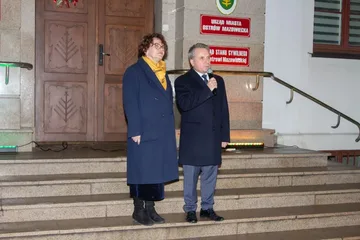 Mieszkańcy wspólnie rozpoczęli nowy rok przed ratuszem miejskim! (zdjęcia)