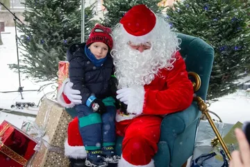 Święty Mikołaj odwiedził mieszkańców Broku! (zdjęcia, wideo)