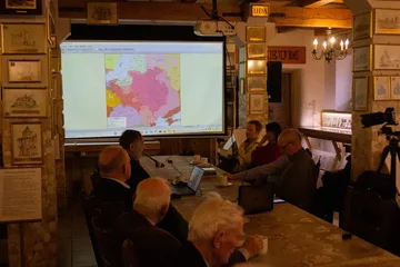 Otwarcie wystawy pt. "300 obrazów Napoleona Ordy" i wykład z ks. Tadueszem Isakowiczem-Zaleskim w Muzeum Kresów i Ziemi Ostrowskiej (zdjęcia, wideo)