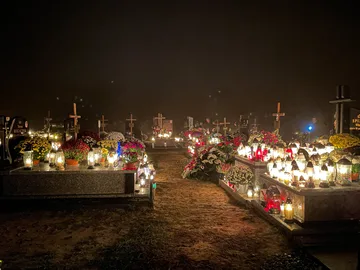 Dzień Wszystkich Świętych na ostrowskich cmentarzach(zdjęcia)