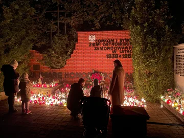 Dzień Wszystkich Świętych na ostrowskich cmentarzach(zdjęcia)