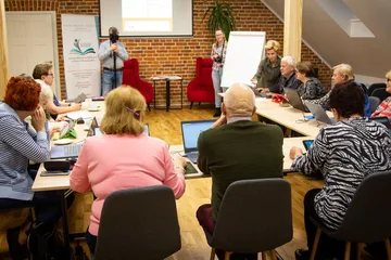 Dorośli i seniorzy wzięli udział w warsztatach pt. "Bezpieczeństwo w sieci" (zdjęcia)